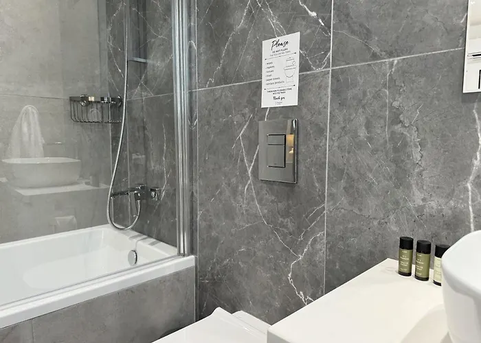 Phaedrus Living: White Hills View