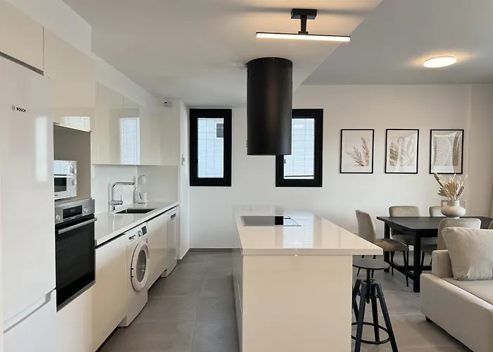 Phaedrus Living: White Hills View Lägenhet