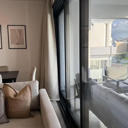 Apartment Phaedrus Living: White Hills View