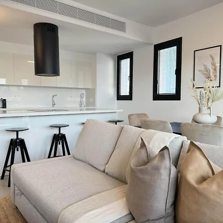 Phaedrus Living: White Hills View Appartement